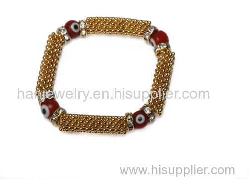 Han Fung Jewelry devotes itself to providing the fashion jewelry to the women all over the world with high quality and c