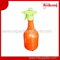 New design 2000ml plastic garden pressure sprayer