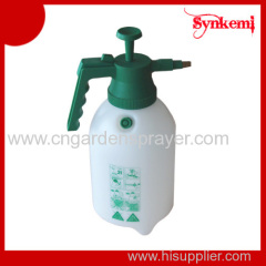 2L plastic garden sprayer