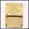 2014Shiny gold noble crown pattern custom metal logo plate for handbags