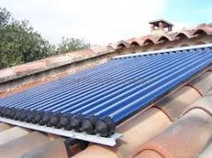 Split pressurized heat pipe vacuum tube solar collector