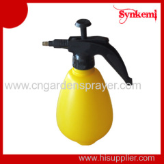 2L plastic hand pressure sprayer