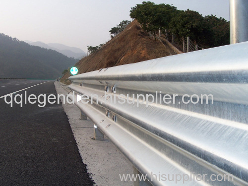 Hot dipped galvanized highway guardrail