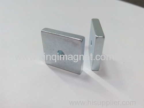 Block magnet with a hlle Zinc plating