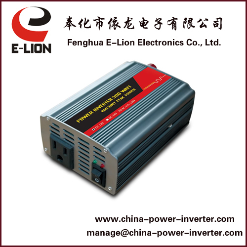 Compact 300 watt power inverter