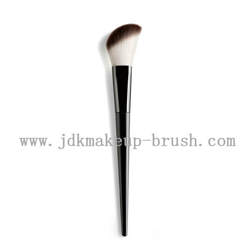 Angled Contour Blush Brush