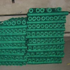 Plastic coated hexagonal chicken wire netting fence