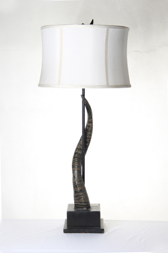 Modern and stylish interior resin table lamp horns