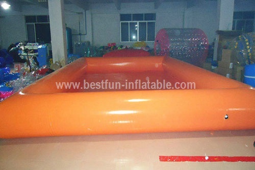 Large inflatable swimming pool