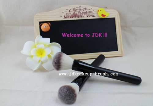 Dome Shaped Blush Brush Manufacturer