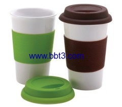 Promotional ceramic mug with silicone lid