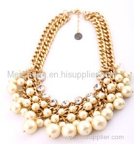 fashion imitation pearl necklace