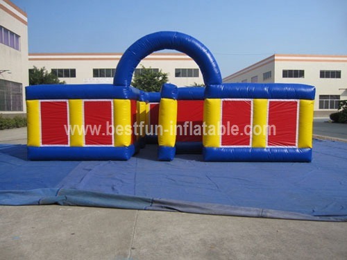 Inflatable maze for amusement park