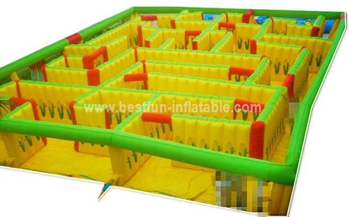 Outdoor inflatable tunnel maze