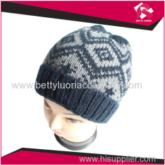 LADIES JACQUARD KNITTED BEANIE