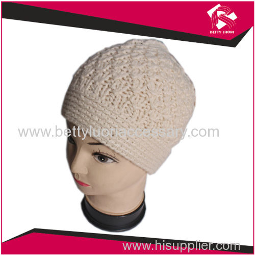 WOMEN KNITTED ACRYLIC BEANIE