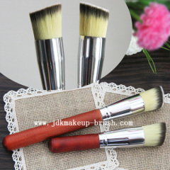 natual wooden handle foundation brush