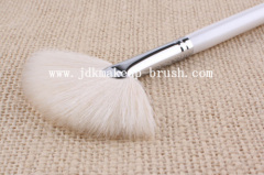 White handle mini loose powder makeup brush