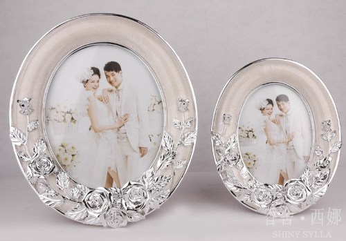 oval / rose / resin / marriage photo frame