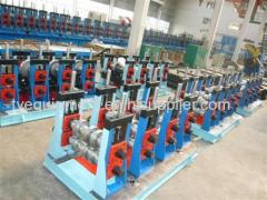 Cold roll forming machine for profile manufacture