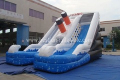 Sinking inflatable titanic water slide