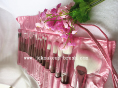 The perfect makeup brushes in pink