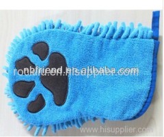 Microfiber Pet cleaning glove with embroidery