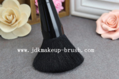 Flat top powder brush