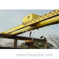 Low level slewing telescopic electromagnetic overhead crane with carrier-beam