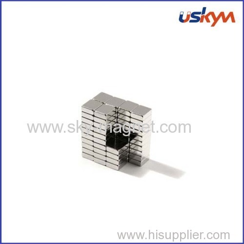Permanent magnet in block size