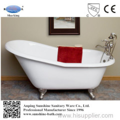 Slipper clawfoot cast iron bathtub