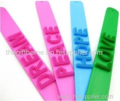 2014 new silicone slap bracelet rubber band promotional gift snap on hand