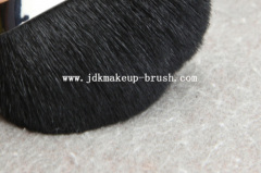 Mini halfmoon powder brush