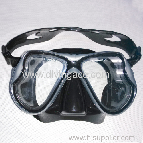 PVC or silicone diving mask