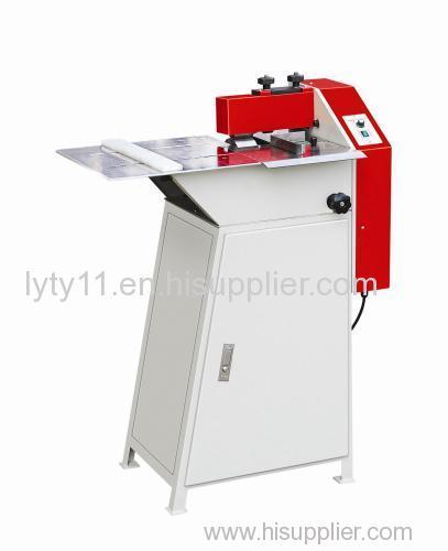 Border gluing machine used for paper box