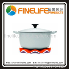 Silicone Trivet With White Nylon Base