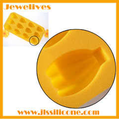 wholesale Silicone ice cube tray with 12 cavities banana shape