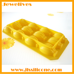 wholesale Silicone ice cube tray with 12 cavities banana shape