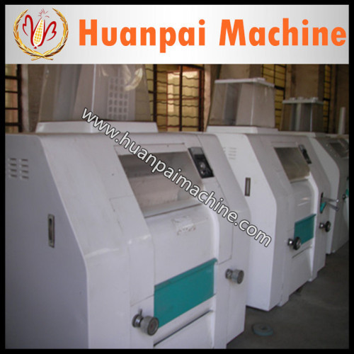 Flour milling machine with roller mills