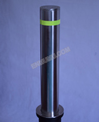 retractable bollard for roadway safety