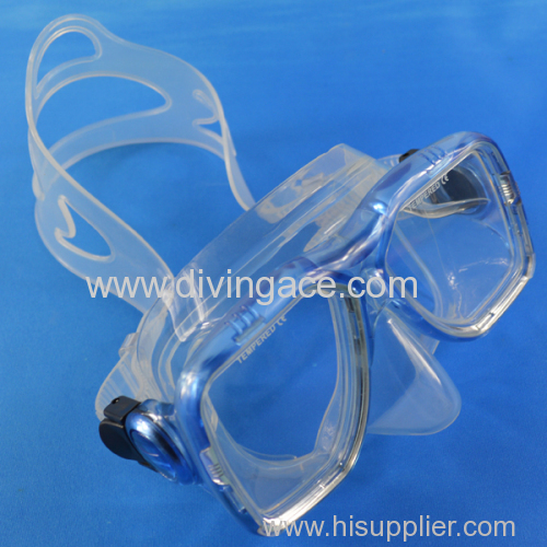 Low volume neoprence diving mask