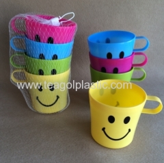 Plastic smiley picnic cups 4PK