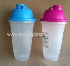 Plastic salad dressing shaker 500ml