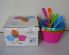 Set of 4 plastic ice cream bowls and spoons set in color box packing