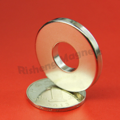 Permanent Magnet Suppliers of N35 D32 x d13 x 4mm Radially Magnetized
