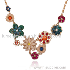 lovable flower statement necklace