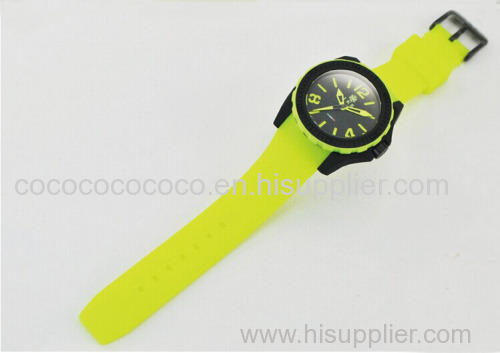 Colorful silicone fashion sports watch Made in China