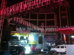 Outdoor event flat roof truss system