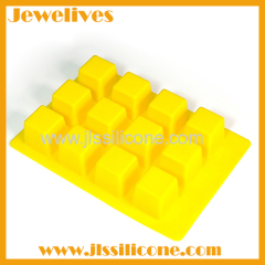 Colorfast silicone smile face ice cube tray