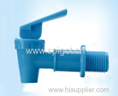 Beverage dispenser plastic spigot